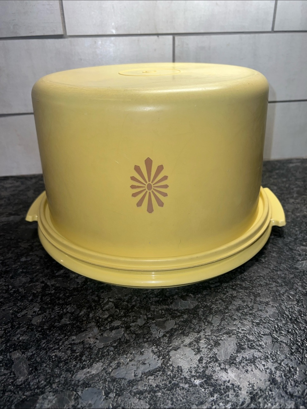 Vintage Tupperware cake carrier.  Rare find especially in this condition